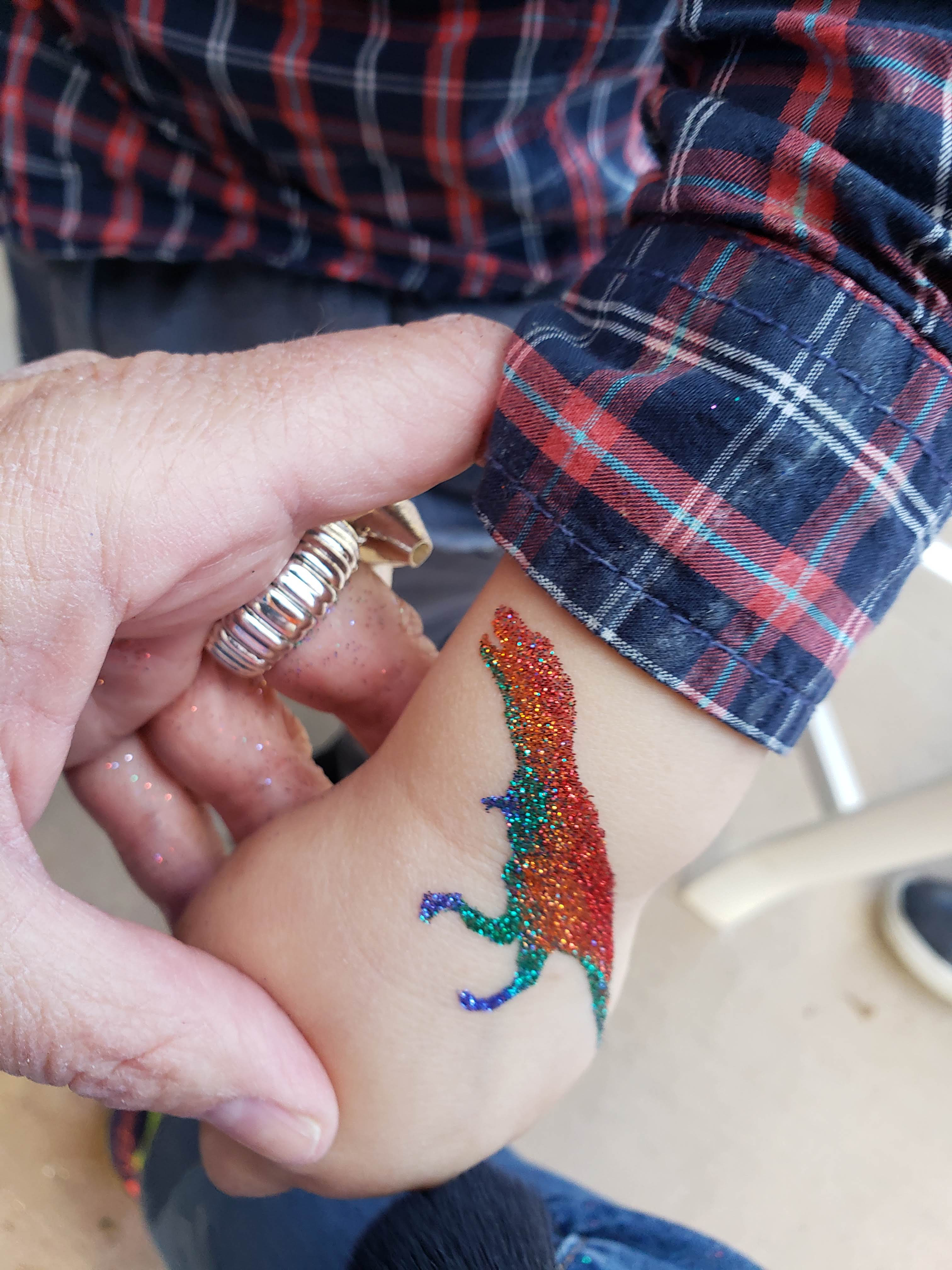 Dino Glitter tattoo